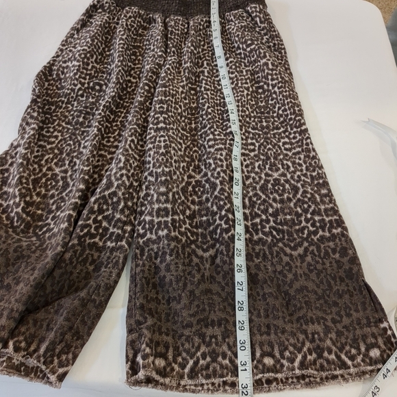 Democracy High Rise Wide Leg Capri Leopard Print Pants Size M - Picture 3 of 9